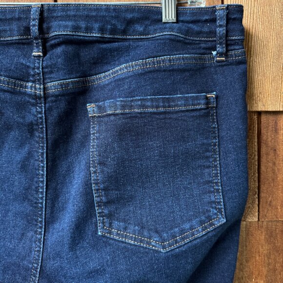 EUC CHICO’S Dark Indigo Blue Define Me Straight Leg Ankle Jeans Women's 16 - Picture 9 of 12